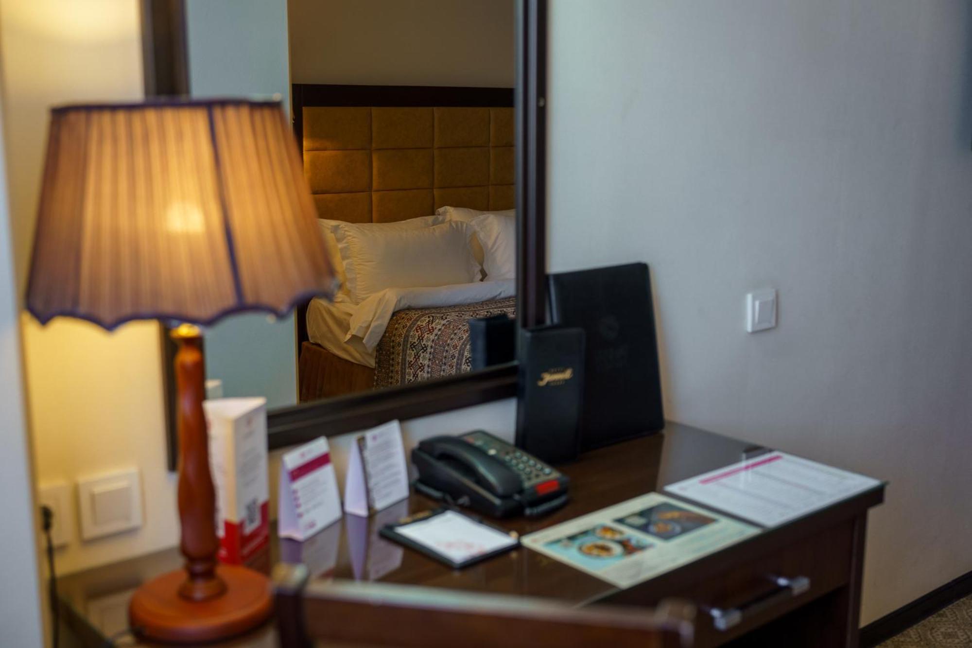Jannat Regency Hotell Bisjkek Eksteriør bilde