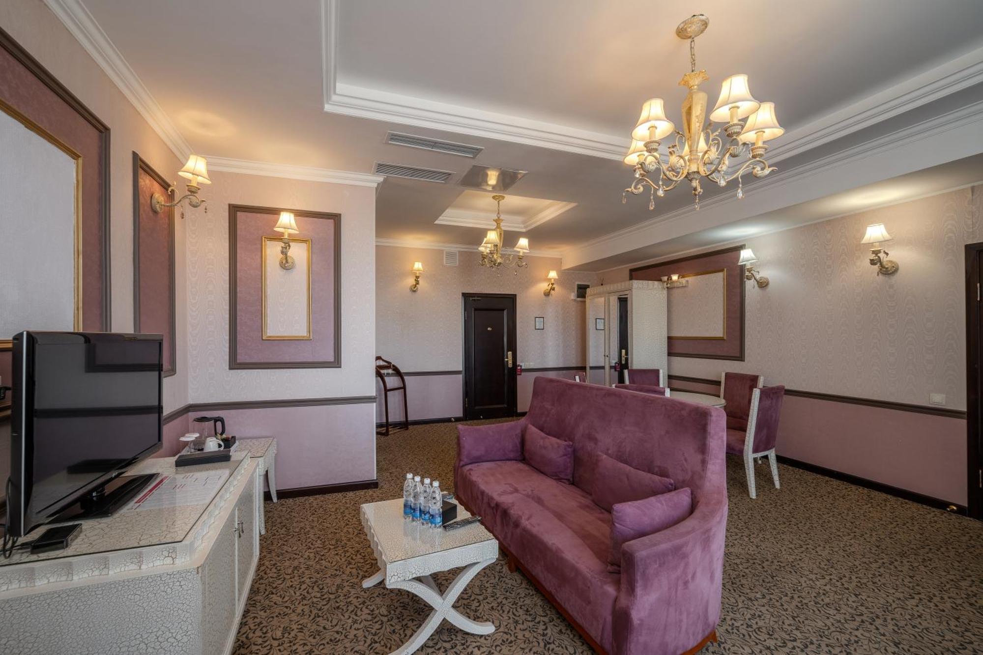 Jannat Regency Hotell Bisjkek Eksteriør bilde