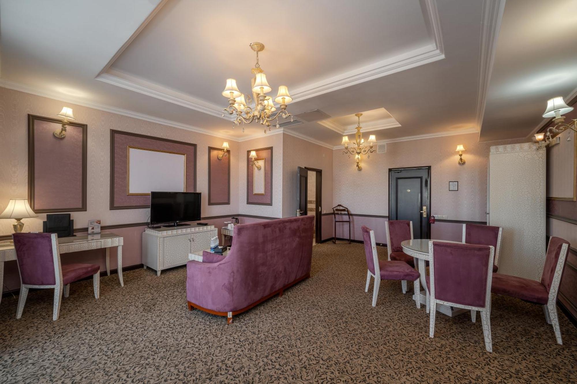 Jannat Regency Hotell Bisjkek Eksteriør bilde