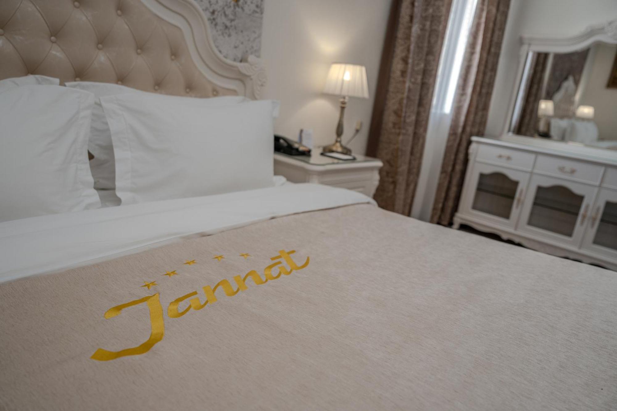 Jannat Regency Hotell Bisjkek Eksteriør bilde