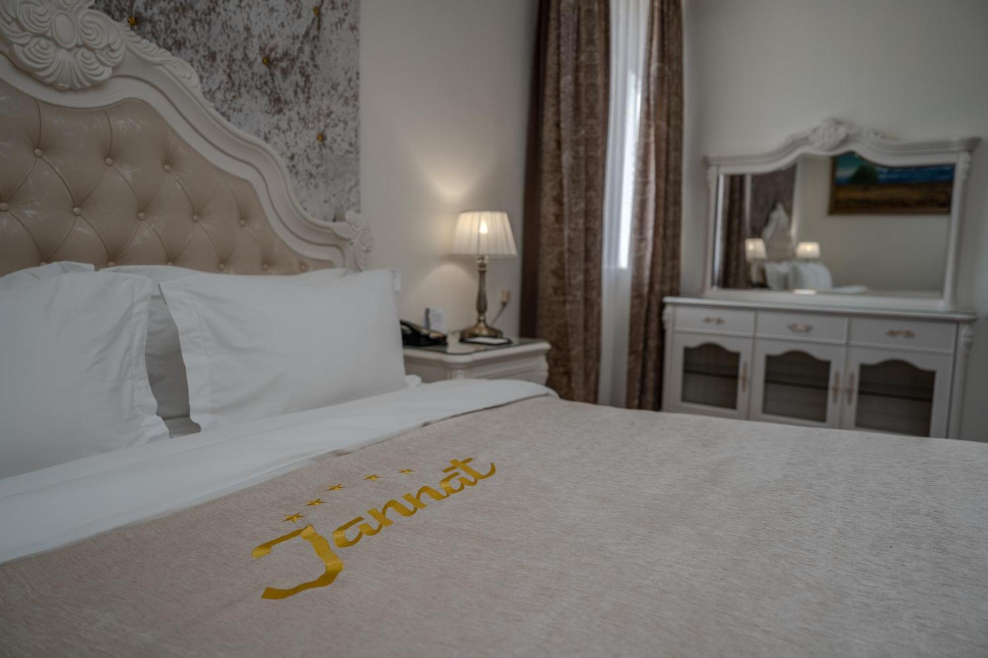 Jannat Regency Hotell Bisjkek Eksteriør bilde