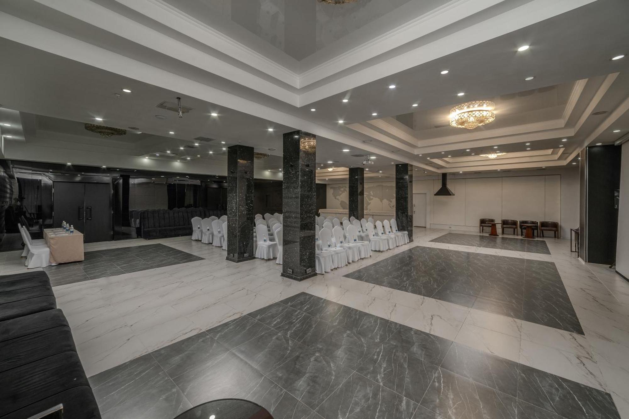 Jannat Regency Hotell Bisjkek Eksteriør bilde