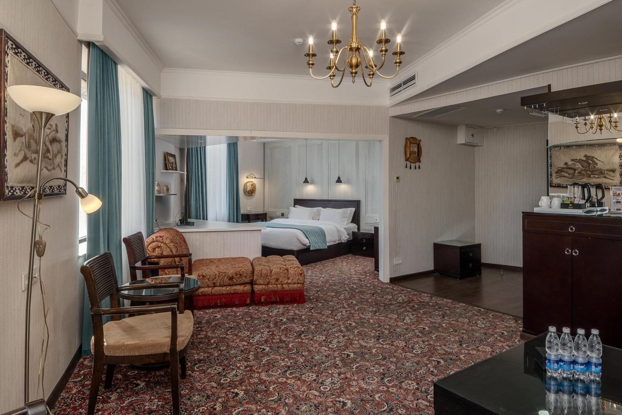 Jannat Regency Hotell Bisjkek Rom bilde