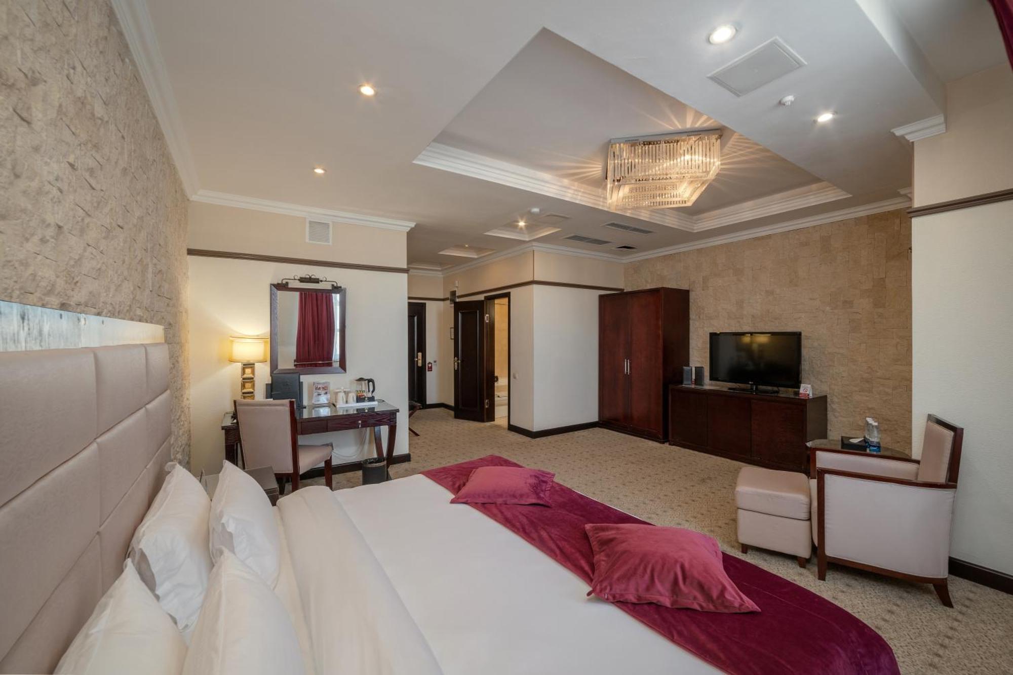 Jannat Regency Hotell Bisjkek Eksteriør bilde