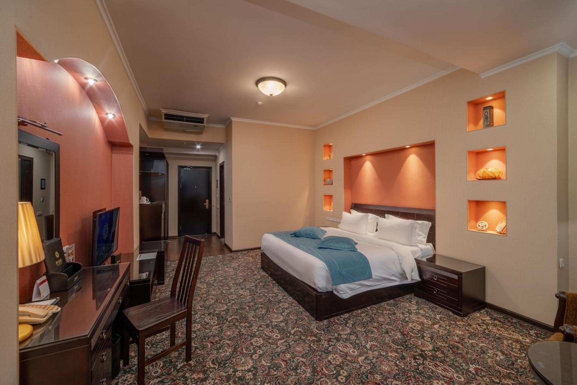 Jannat Regency Hotell Bisjkek Eksteriør bilde
