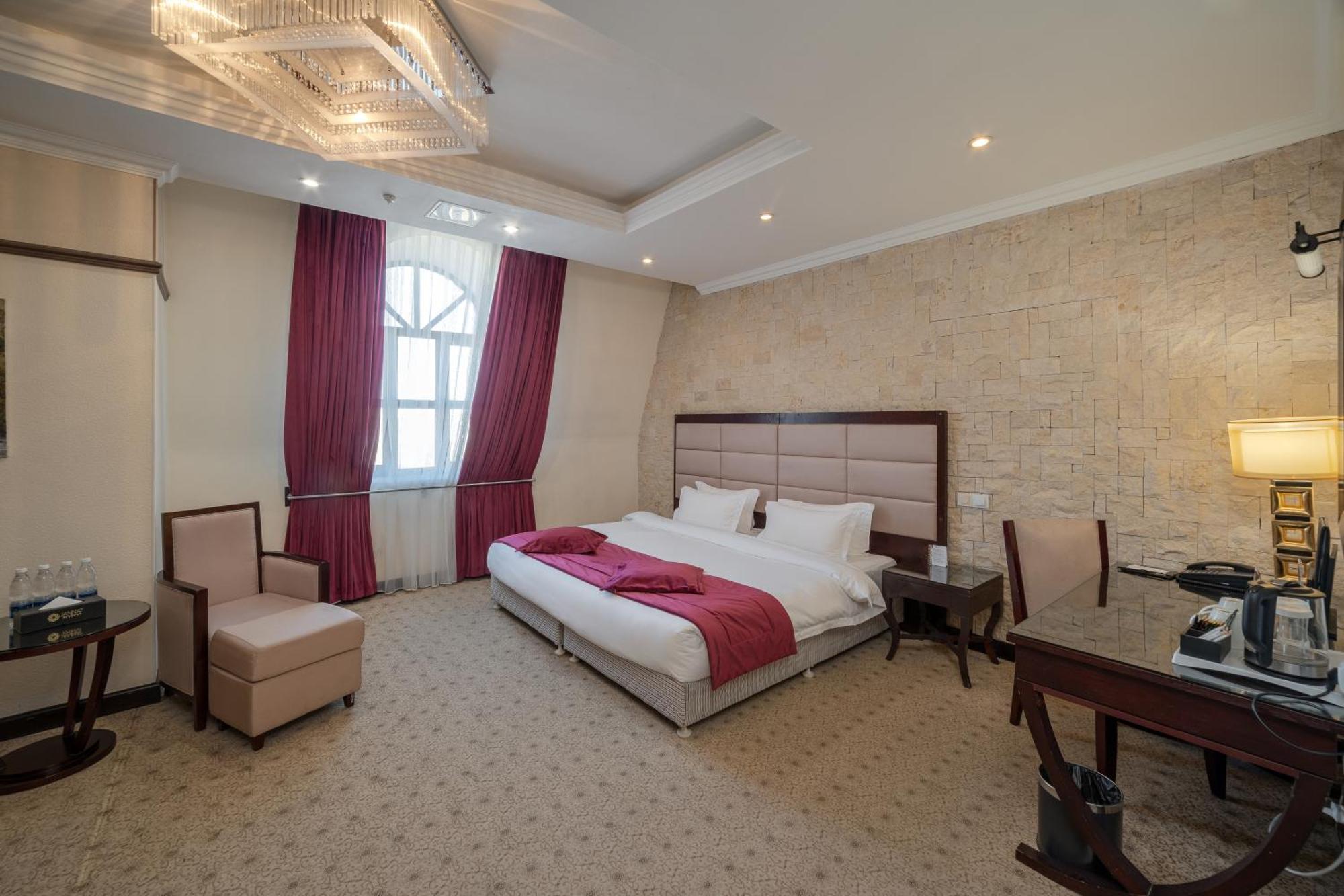 Jannat Regency Hotell Bisjkek Eksteriør bilde